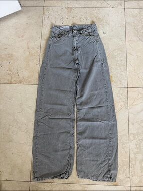 Zara Light Gray Straight Leg Women's Jeans